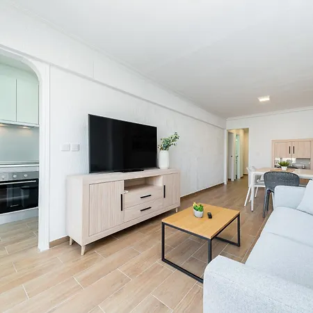 Sunrise Correos Apartment *